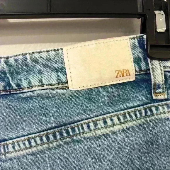 Zara High Rise Slim Bootcut Slit Leg Blogger Fav Jeans Women’s Size 4 - Picture 6 of 8